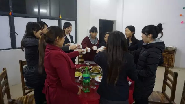 佳肴洋溢歡慶，蛋糕分享甜蜜??！富軒第四季員工生日會感恩來襲......