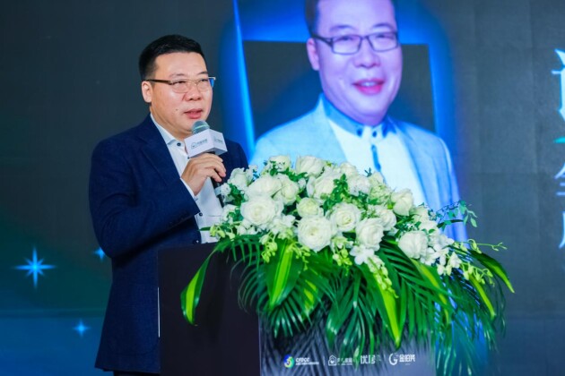 全國工商聯家具裝飾業商會副會長、月星家居新零售連鎖集團總裁許驚鴻