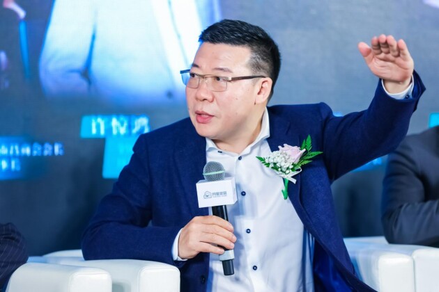 全國工商聯家具裝飾業商會副會長、月星家居新零售連鎖集團總裁許驚鴻